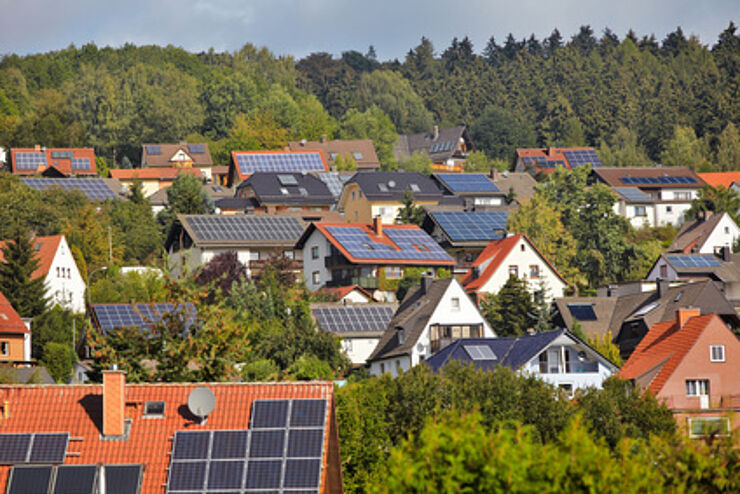 Sanierungslösungen, Energiemanagementsysteme und Straßenbeleuchtung